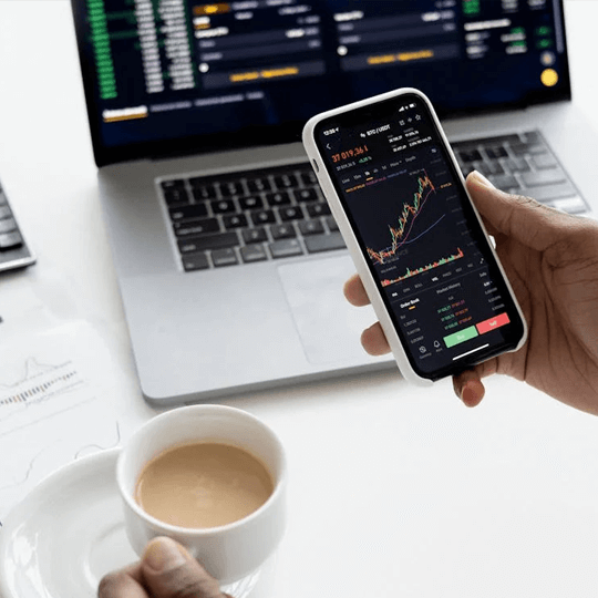 AlphaMovix 3.2 - Équipe d'experts en crypto-monnaies